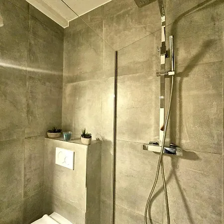 アパート Bright 1 Bedroom With A Private Terrace *