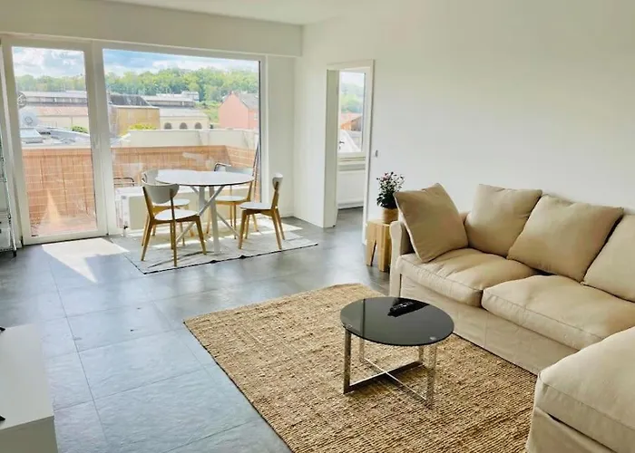 Bright 1 Bedroom With A Private Terrace *