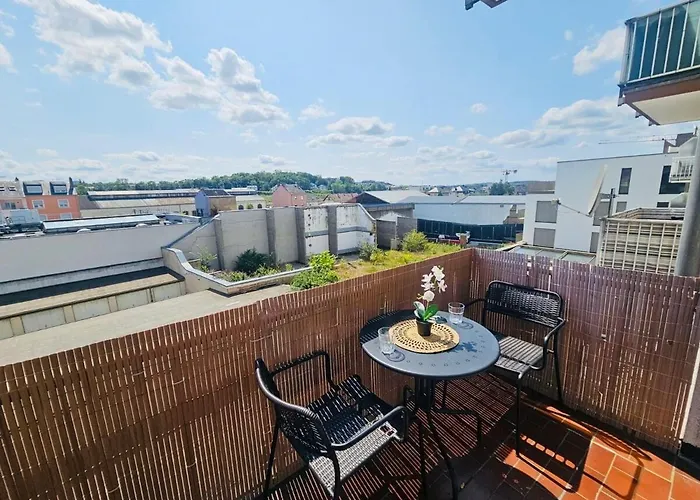 Апартаменты Bright 1 Bedroom With A Private Terrace