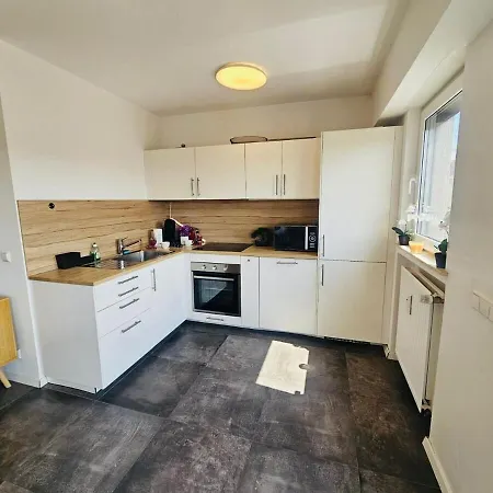 Bright 1 Bedroom With A Private Terrace